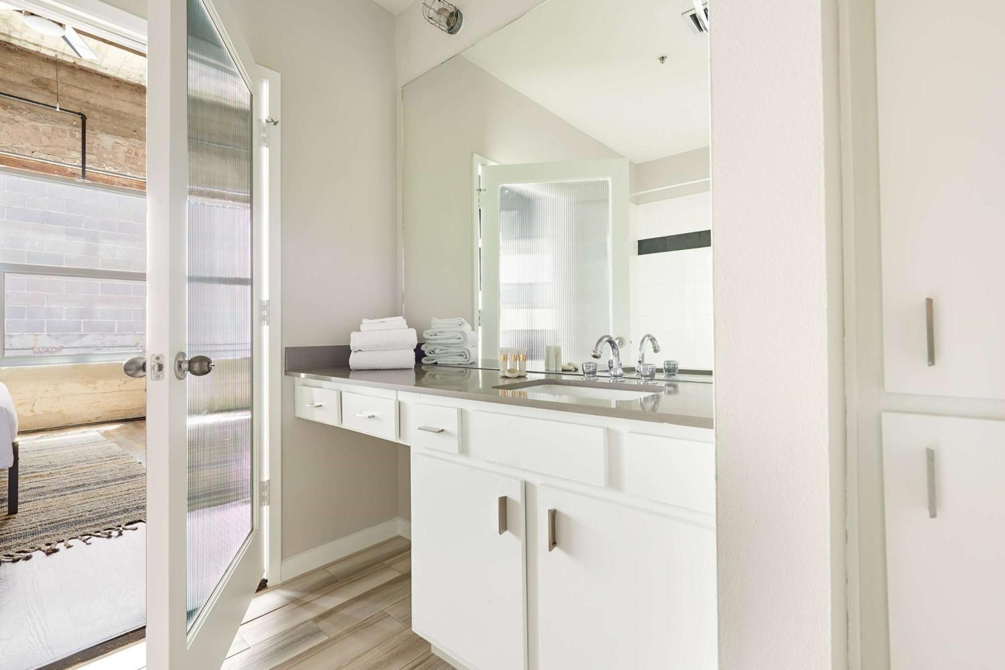 Reside Houston Downtown, A Wyndham Residence Екстер'єр фото